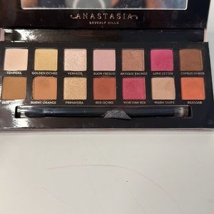 Anastasia Modern Renaissance Palette